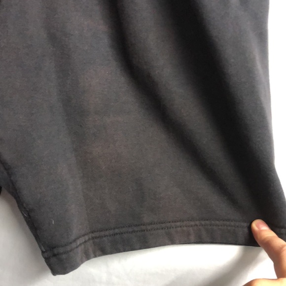 Women’s small stained Under Armour drawstring shorts - Picture 4 of 12